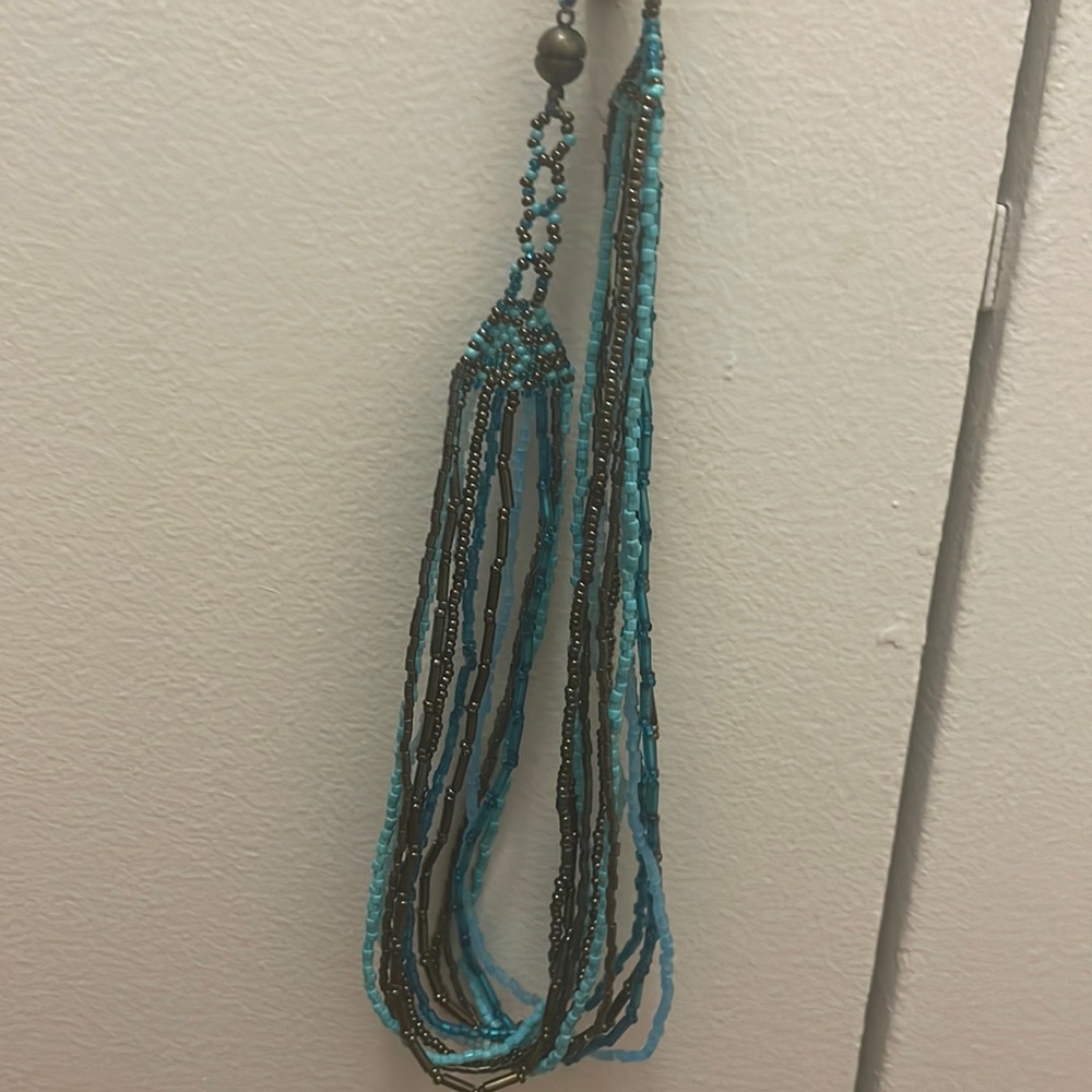 magnetic blue beaded necklace